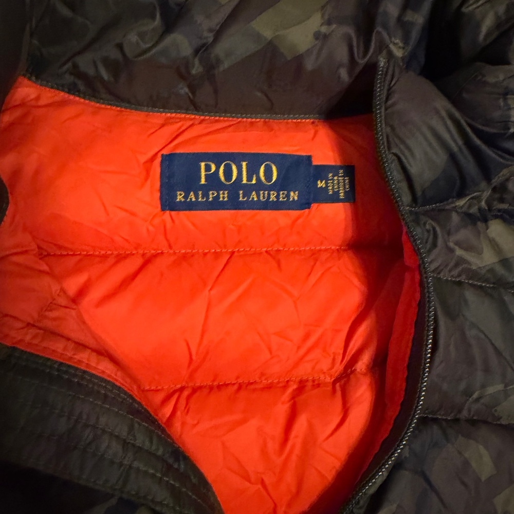 The Polo Ralph Lauren Camo/Orange Puffer Vest is a stylish and practical outerw - Picture 3 of 10